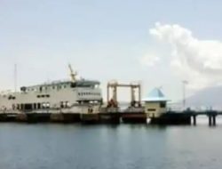 Pelabuhan Feri Adonara Mubazir