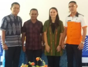 Keluarga Besar SMK Negeri 4 Kupang Adakan Perpisahan Dengan Guru Elissa