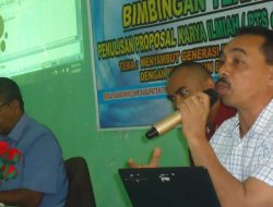 Guru Adalah Nabi Yang Berpikir, Mengajar dan Menghibur