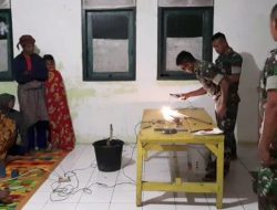 Satgas Yonif Raider 408/SBH Latih Perngelas Dari Air Garam Untuk Masyarakat Perbatasan RI-RDTL