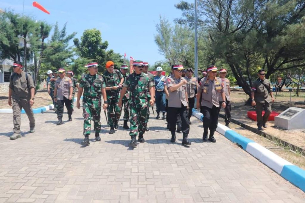 Panglima TNI Tinjau Prajurit Yang Bertugas di Pulau Nipah