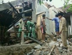 Pascagempa M 6.9, 7 Rumah Rusak Berat di Beberapa Wilayah Terdampak