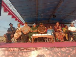 Bupati Sumba Barat Serahkan Penghargaan Bagi Pemenang Saat Penutupan Pameran 