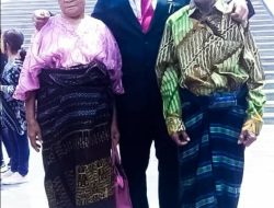 Penampilan Sederhana Kedua Orang Tua Ikuti Pelantikan Angelo di Senayan