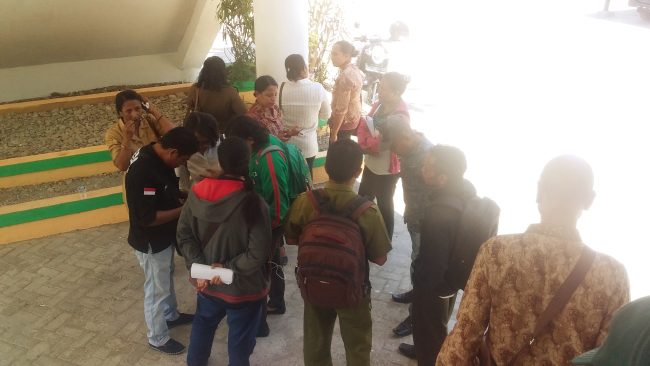 Revisi SK 204 Tenaga Kontrak Guru di Belu Menuai Protes 1 20191008 212639 scaled