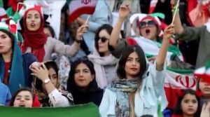 Pertama Kali Perempuan Iran Dapat Menonton Sepak Bola Dalam 40 Tahun Terakhir