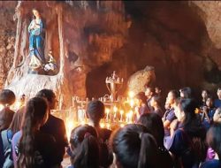 Ratusan Anak Asrama di Perbatasan RI-RDTL Ikut Ziarah di Gua Bitauni