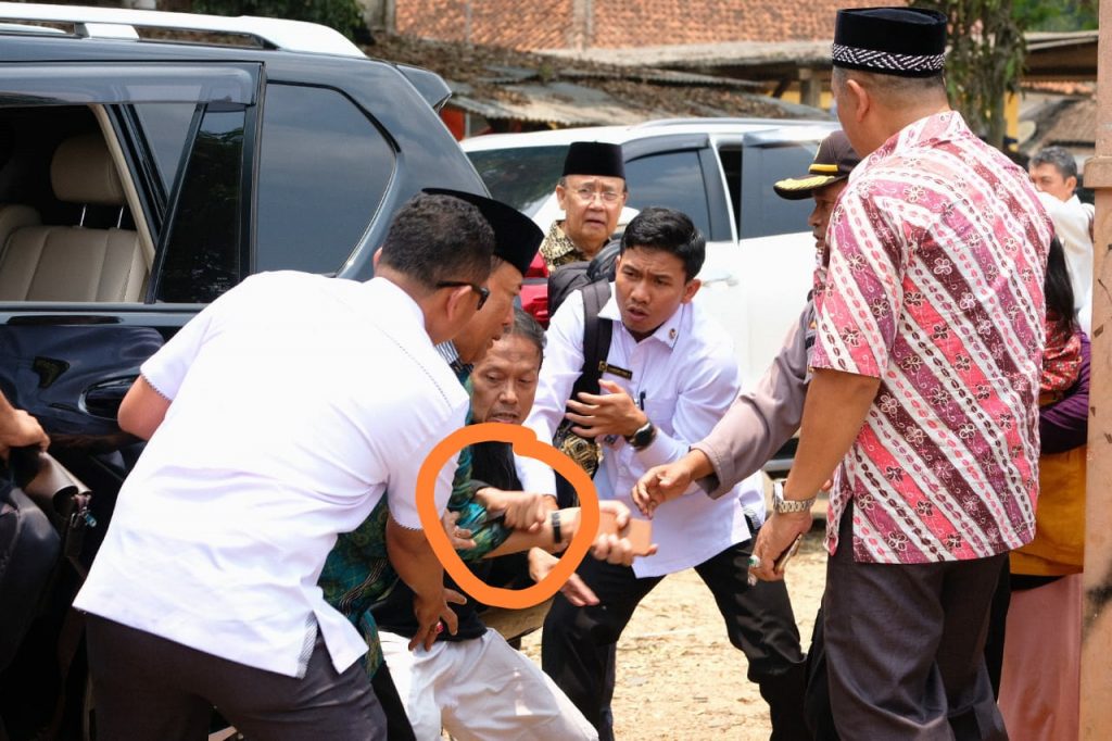 Menkopolhukam Wiranto Ditikam Orang Tak Dikenal di Pandeglang