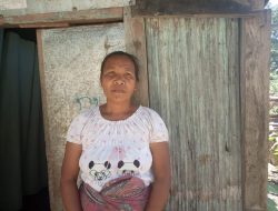 Ibu Meliana Suek Meneteskan Air Matanya Saat Diwawancarai