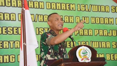 Danrem Tekankan Keluarga Besar Korem 161/Wira Sakti, untuk Cerdas dan Bijak Bermedsos