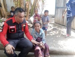 Bupati Sikka Kunjungi Luspina Janda Miskin di Kelurahan Wolomarang
