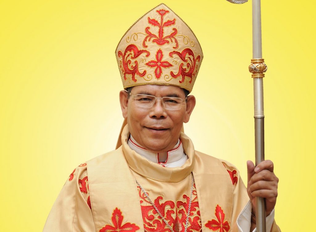 Uskup Padang Terima Minyak Suci di RS. Carolus Borromeus Bandung