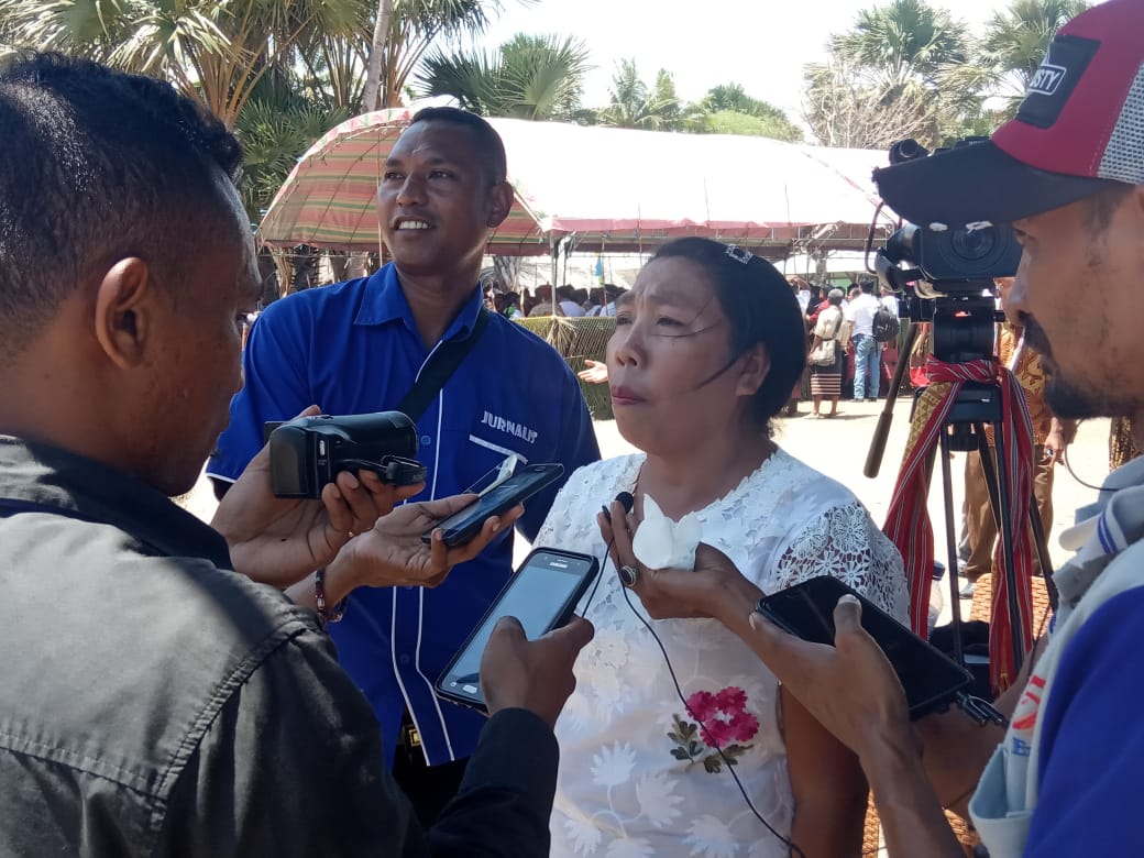 Sejak Indonesia Merdeka, Baru Hari ini Terang Benderang di Desa Kakaniuk