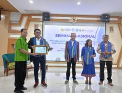 Jadi Pembicara Dalam Seminar Unwira, Kupang, Frans Aba Tawarkan Konsep ‘Mure’ Bangun NTT