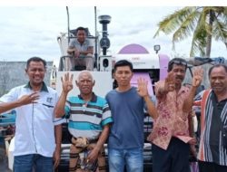 Anggota Komisi IX DPR RI Edward Tanur Berikan Bantuan Combain Kepada Petani di Kabupaten Malaka