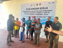 Warga Pesisir Ngada Dapat 1.000 Paket Sembako Aspirasi Julie Laiskodat 