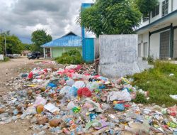 Pasar Danga Penuh Sampah