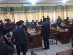 Rapat Paripurna Perdana DPRD Nagekeo Bersama Bupati Nyaris Ricuh  
