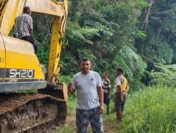 Anggota DPRD Nagekeo Asal PAN Pakai Uang Pribadi Perbaiki Jalan Rusak 