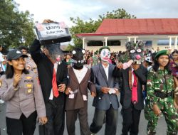Sindir Pejabat Korup, ‘Tikus Berdasi’ Meriahkan Karnaval HUT RI Ke-80 di Nagekeo