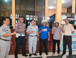 Samsat Nagekeo Beri Penghargaan Kepada Wajib Pajak Yang Taat