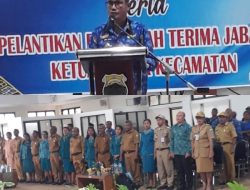 Kegiatan Sertijab, Wabup Army Konay ingatkan Camat Baru, agar Loyal dan berintegritas.