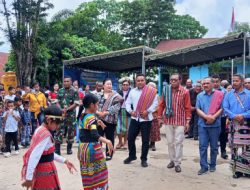 Simon Petrus Kamlasi Persembahkan Satu Unit Gedung , Dan Launching Buku Antropologi