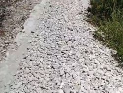 Proyek Rabat Jalan di Kolbano Diprotes: Masyarakat Pertanyakan Kualitas dan Transparansi