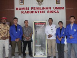 Mahasiswa UNIMOF Bangun Kesadaran Anti Korupsi Lewat Project Edukasi di KPU Sikka