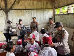 Bantuan Alat Tulis dari Kapolda NTT Tiba di Pelosok TTS  , Kapolres Minta Perhatian Khusus Dinas untuk Renovasi Sekolah