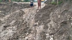 Jalan Penghubung TTS-Malaka Lumpuh Akibat Longsor, Warga Sono “Minta Tolong” ke Gubernur Jawa Barat