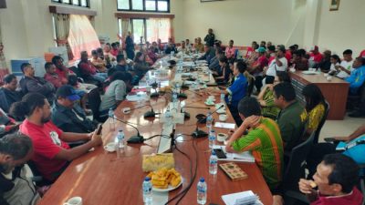 Puluhan Pengusaha dan Pedagang Ikan Pasar Inpres SoE Protes Maraknya Penjual Ikan Liar 8 IMG 20260620 WA0001