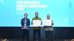 Saksikan Penandatanganan PKB Jasa Raharja dan Serikat Pekerja,  Menaker Titip Tiga Agenda Strategis