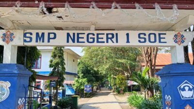 Puluhan Orang Tua Protes Sistem Pendaftaran Peserta Didik Baru di SMP Negeri 1 SoE 8 IMG20260624132323