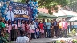 Warna-warni Tenun Adat Penuhi Halaman SMPN 7 Kupang Saat Pengumuman Kelulusan 2026