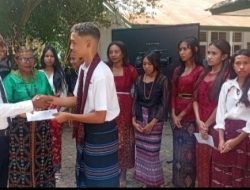 Warna-warni Tenun Adat Penuhi Halaman SMPN 7 Kupang Saat Pengumuman Kelulusan 2026
