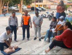 Tingkatkan Keselamatan Angkutan Umum, Jasa Raharja NTT Berikan   Sosialisasi Tanggap Darurat dan Pengobatan Gratis