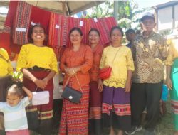 “Motif Loka adalah Harga Diri Kami,” Suara Pengrajin Tenun Ikat dari Pelosok TTS