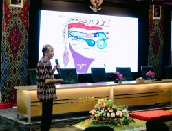 Prof. Thomas Mata Hine Paparkan Dasar-Dasar Reproduksi Sapi Betina dalam Pelatihan Inseminasi Buatan di Undana