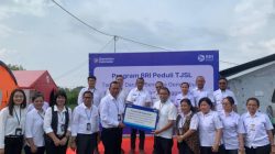 BRI Serahkan Ambulans untuk Dukung Peningkatan Layanan Kesehatan di Ruteng