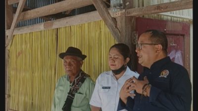 Reses di SMAN 2 Sulamu, Wakil Ketua Komisi V DPRD NTT Winston Rondo Soroti 7 Ruang Kelas Darurat yang Bertahan Sejak 2015 8 Screenshot 20261022 171517 Samsung Browser